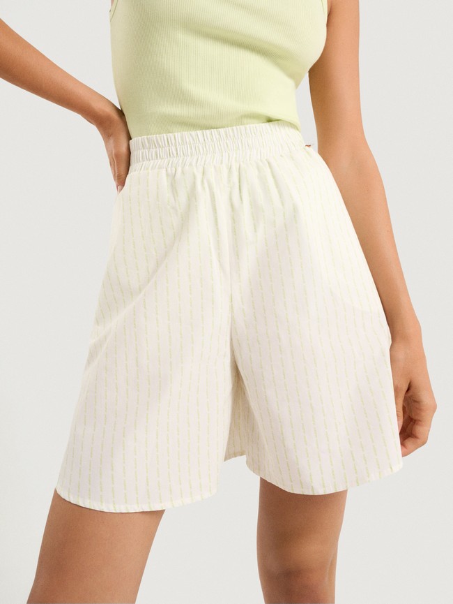 Short Hoff Logo Hoff Hawaii Mujer Blancas | EOIZ-04186